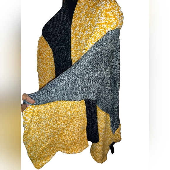 Zara Blanket Shawl Cape size Medium 46 - Picture 6 of 16